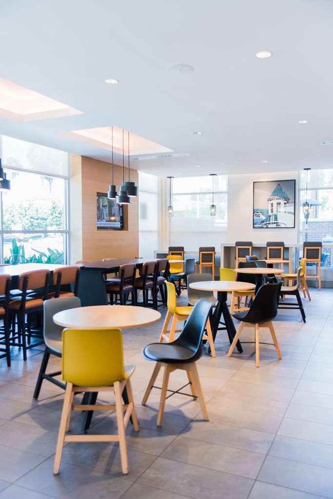 Hyatt House Irvine/John Wayne Airport Otel Restoran fotoğraf